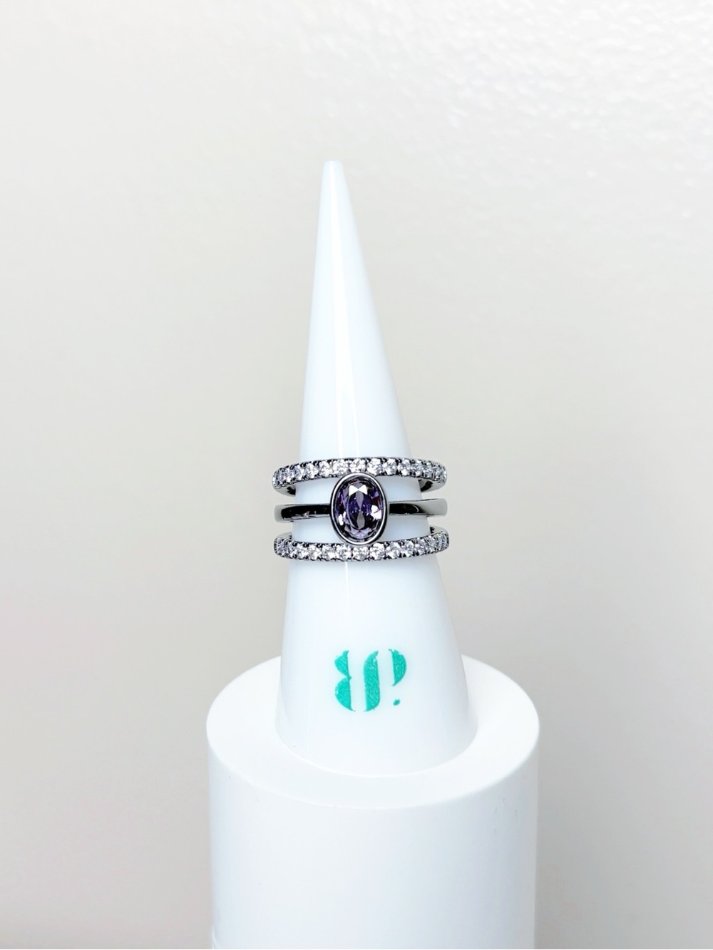 New Bomb Party “Glimmer of Sparkle” Ring Size 7 RG74500